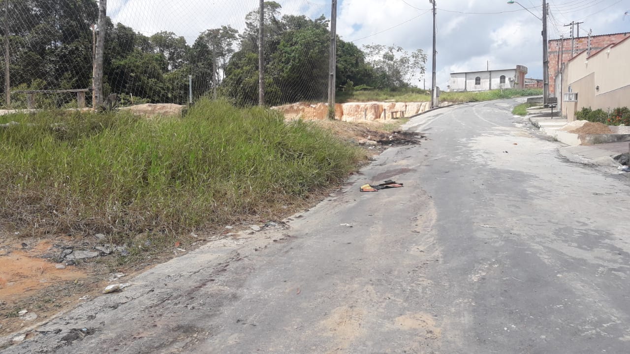 Mototaxista é morto a tiros e facadas durante assalto em Manaus