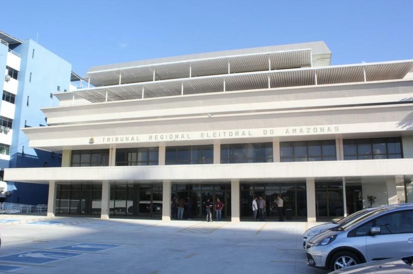 TRE condena prefeito por propaganda eleitoral em favor de Amazonino Mendes