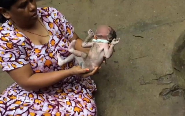 Mulher salva recém-nascido abandonado dentro de bueiro