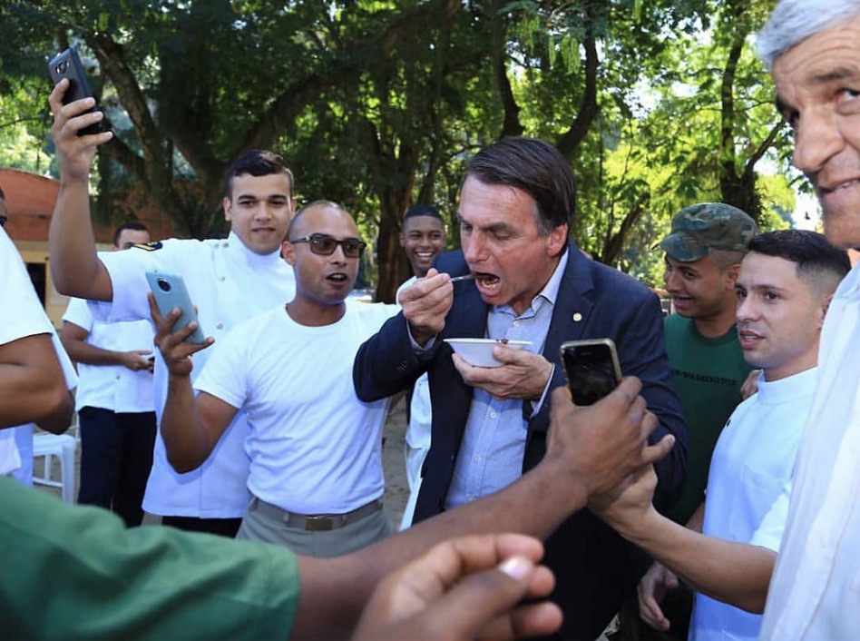 Apoio a Bolsonaro nas eleições 2018 é maior entre homens 