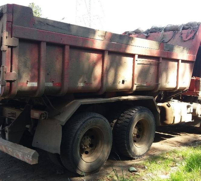 Caçamba de caminhão abre e mata menino de 13 anos 