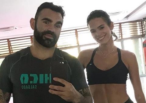 Personal trainer de Bruna Marquezine se derrete em elogios ao corpo da atriz: 'sarada'