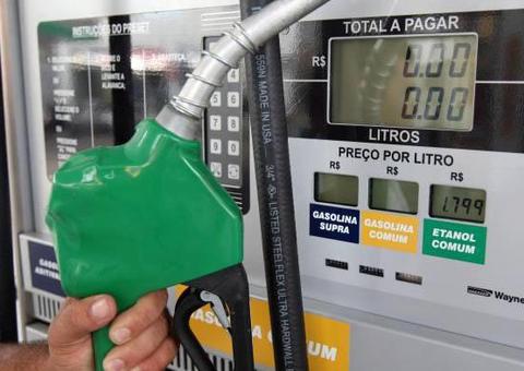 Preço da gasolina ultrapassa marca de R$ 2 para refinarias