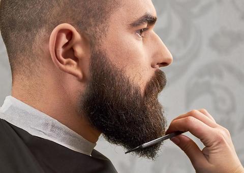 Homens procuram cada vez mais implante de barba