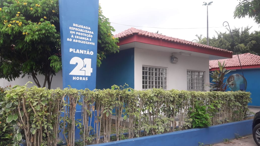 Adolescente denuncia abuso do padrasto para mãe e é agredida em Manaus