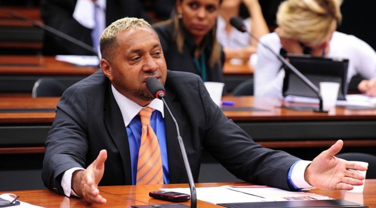 Tiririca afirma ter empobrecido em quatro anos como deputado federal