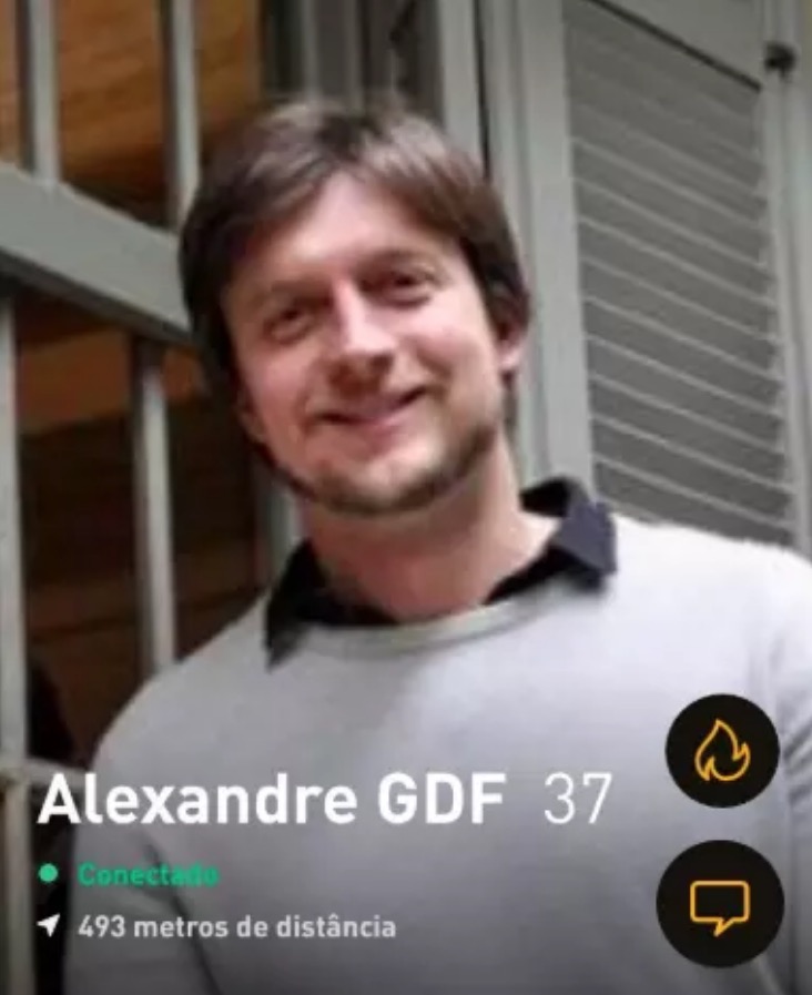 Candidato ao governo inova e faz campanha em aplicativo gay