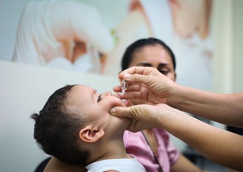 Campanha contra paralisia infantil continua em 183 salas de vacina em Manaus