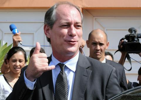 Ciro brinca com eventual 2º turno entre Bolsonaro e candidato do PT: 'Pode morrer?'