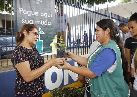 600 mudas frutíferas, ornamentais e medicinais são distribuídas durante Pedágio Ambiental