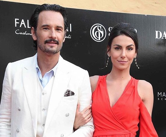 Em declaração raríssima, esposa de Rodrigo Santoro se derrete pelo ator
