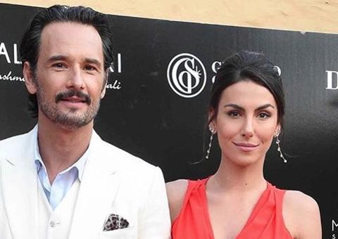 Em declaração raríssima, esposa de Rodrigo Santoro se derrete pelo ator