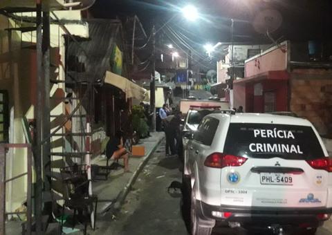 Homem é executado com 11 tiros dentro de casa em Manaus
