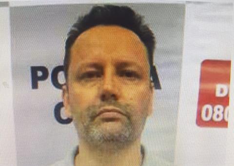 Homem é suspeito de matar a esposa e forjar suicídio, diz delegada