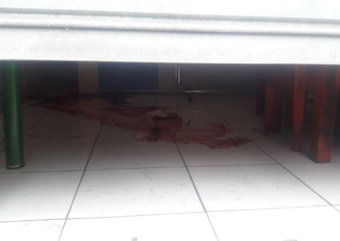 Homem é assassinado com 11 tiros enquanto almoçava em restaurante de Manaus