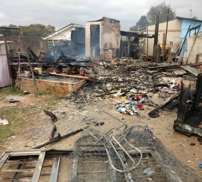 Jovem não aceita fim do relacionamento e incendeia casa da ex-namorada