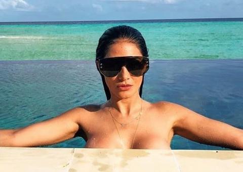 Simaria sensualiza com corpão em vídeo de férias nas Maldivas  