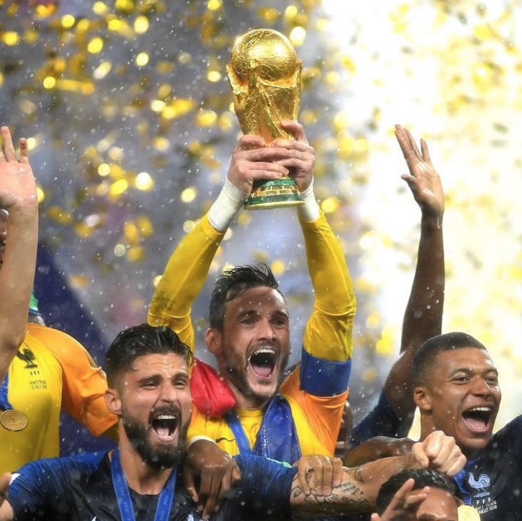 Campeão do mundo, goleiro Lloris é preso em Londres