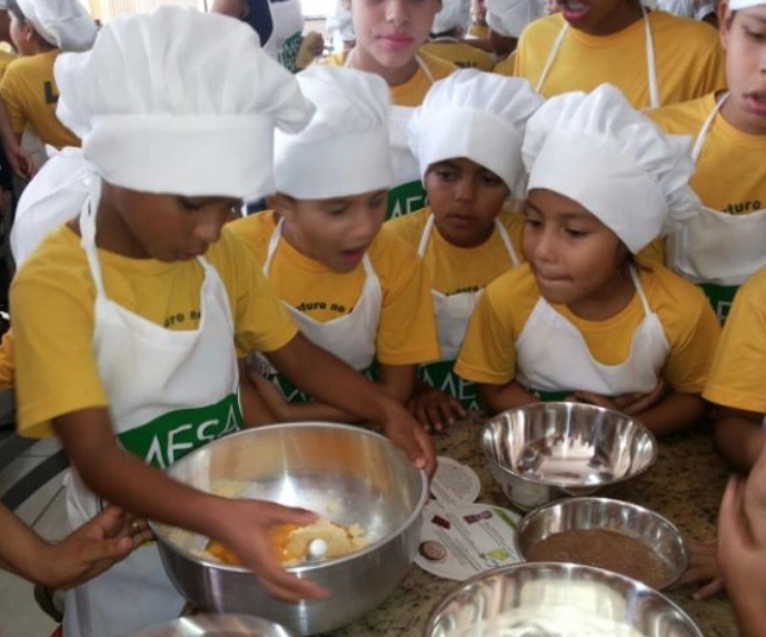  Sesc AM promove o Mesinha Saudável em instituições assistenciais de Manaus