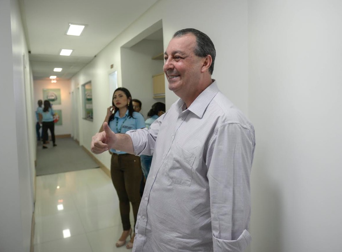 Omar Aziz afirma que vai contratar quatro mil policiais 