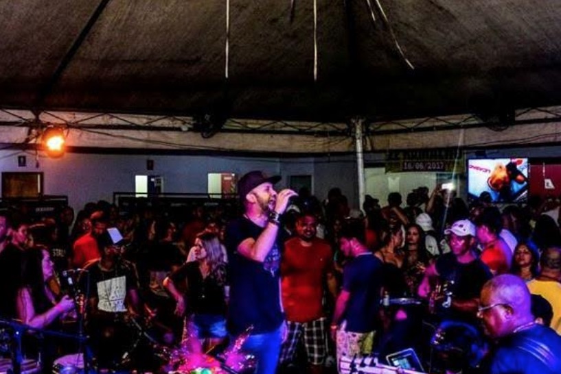 Meia Noite Acaba vai ter muito samba e open bar neste sábado