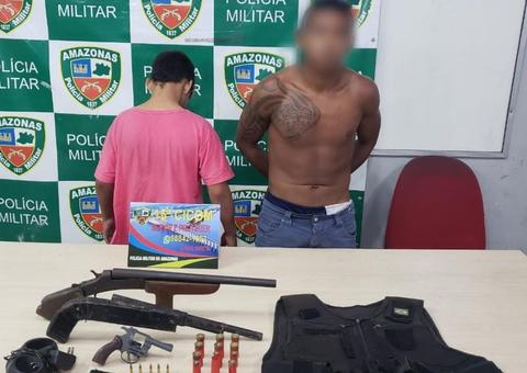 Dupla é presa após trocar tiros com policiais em Manaus