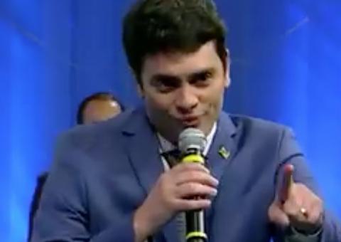 Candidato ao governo de SP tem 'branco' e passa vexame em debate
