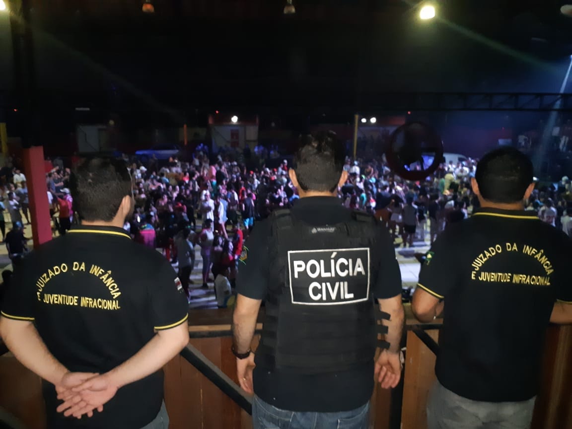 Casa noturna é fechada por consumo de drogas e bebida alcoólica por menores em Manaus