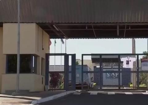 Detento é flagrado com quase 40 celulares dentro de cela