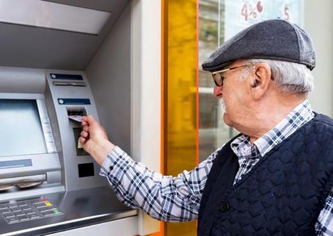 Aposentados começam a receber parcela do 13º salário nessa segunda-feira