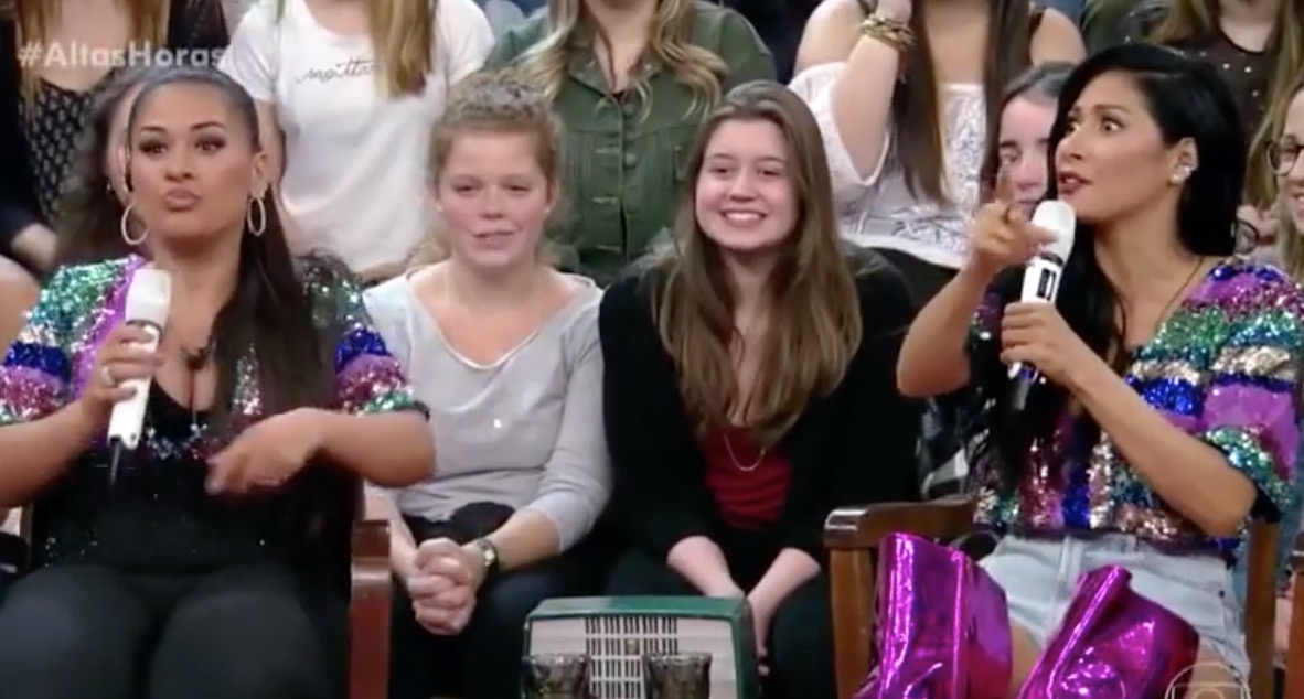  Simone e Simaria surpreendem com perguntas ousadas sobre sexo no Altas Horas