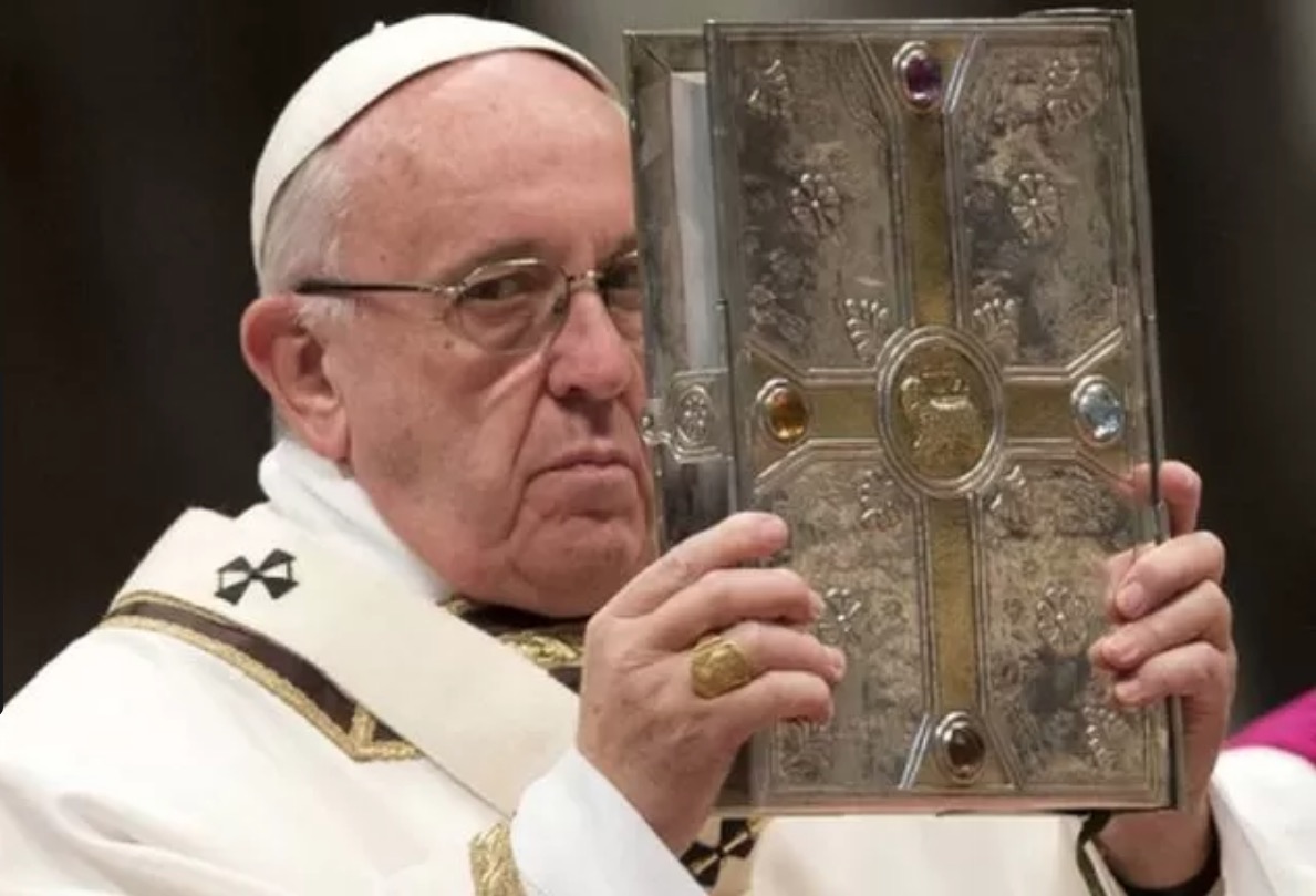 Papa recomenda psiquiatria para crianças com 'tendências homossexuais'