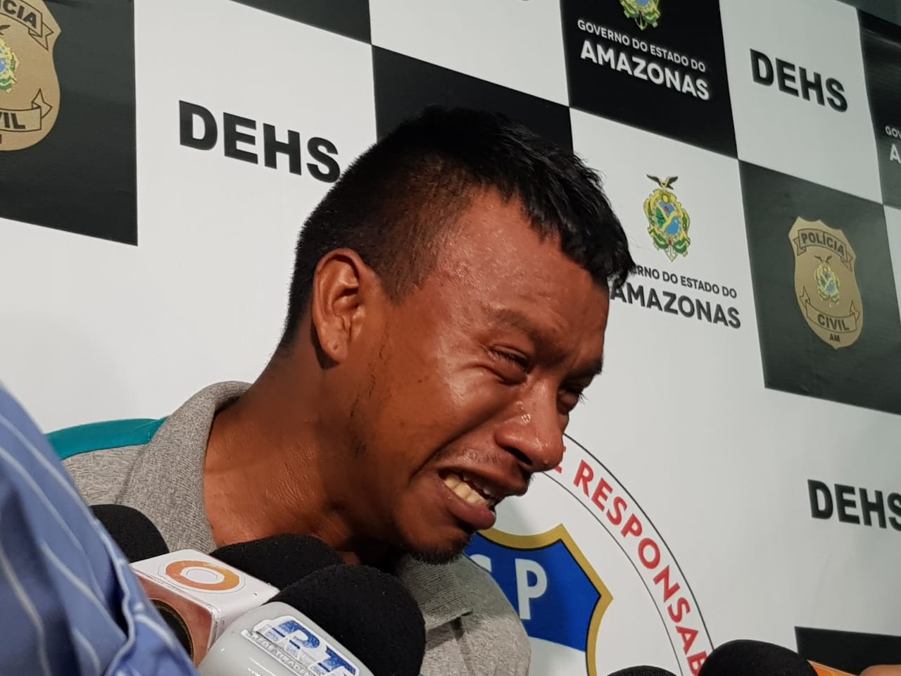 Em Manaus, suspeito de linchar adolescente por engano chora ao ser preso