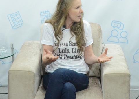 Vanessa Grazziotin defende congelamento dos salários de parlamentares