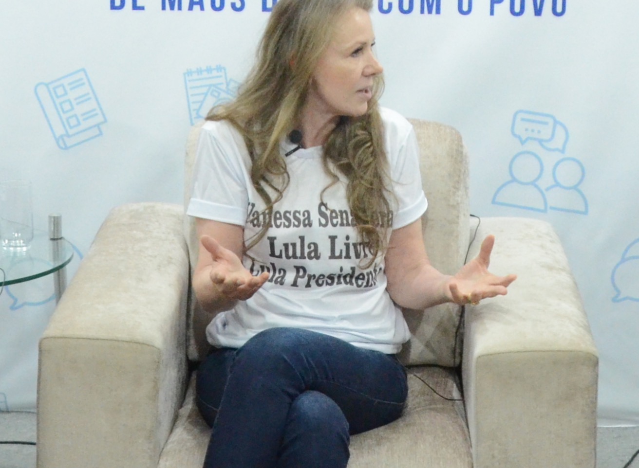 Vanessa Grazziotin defende congelamento dos salários de parlamentares