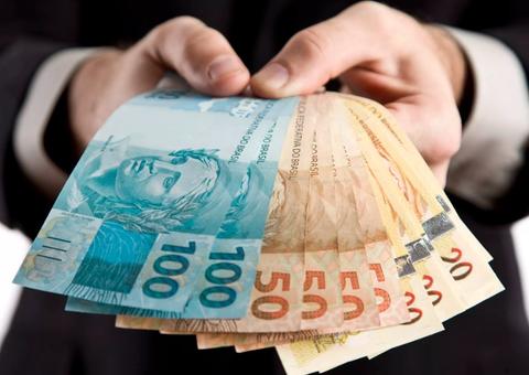 Confira dicas de como usar bem o dinheiro recebido da parcela do 13º  