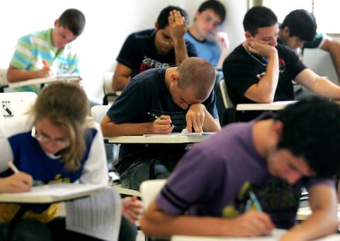 Prefeitura divulga edital de concurso público com salários de até R$ 6 mil no Amazonas