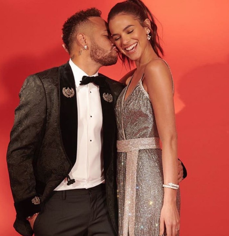 Neymar deixa de seguir Bruna Marquezine e explica motivo