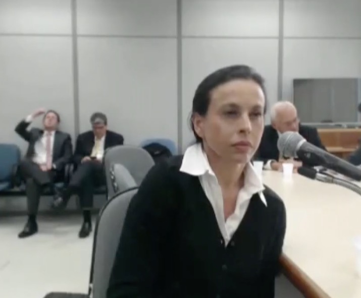 Mulher de Cabral, Adriana Ancelmo é liberada de prisão domiciliar 