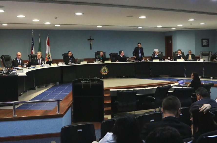  Ex-gestor do CarauariPrev é condenado devolver R$ 846 mil aos cofres públicos