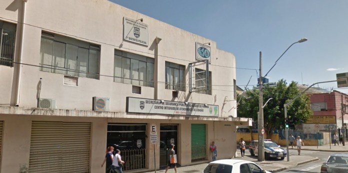 Polícia prende homem suspeito de vender celular roubado de dentro da delegacia