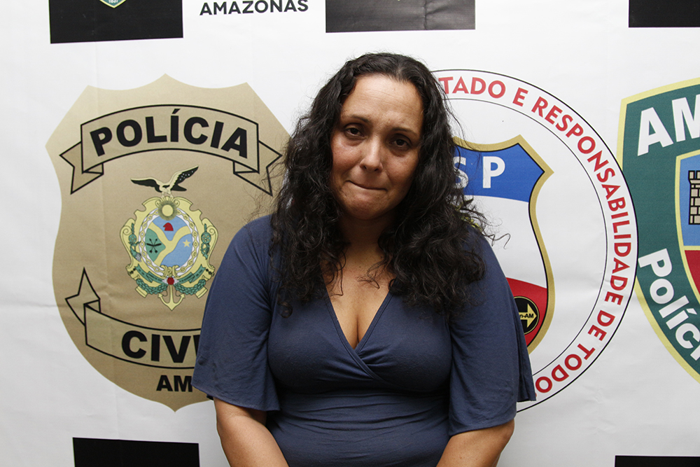 Mulher é presa em casa de luxo acusada de tentar aplicar golpe em compra na internet