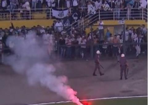 Santos está fora da Libertadores após confusão e juiz encerra jogo