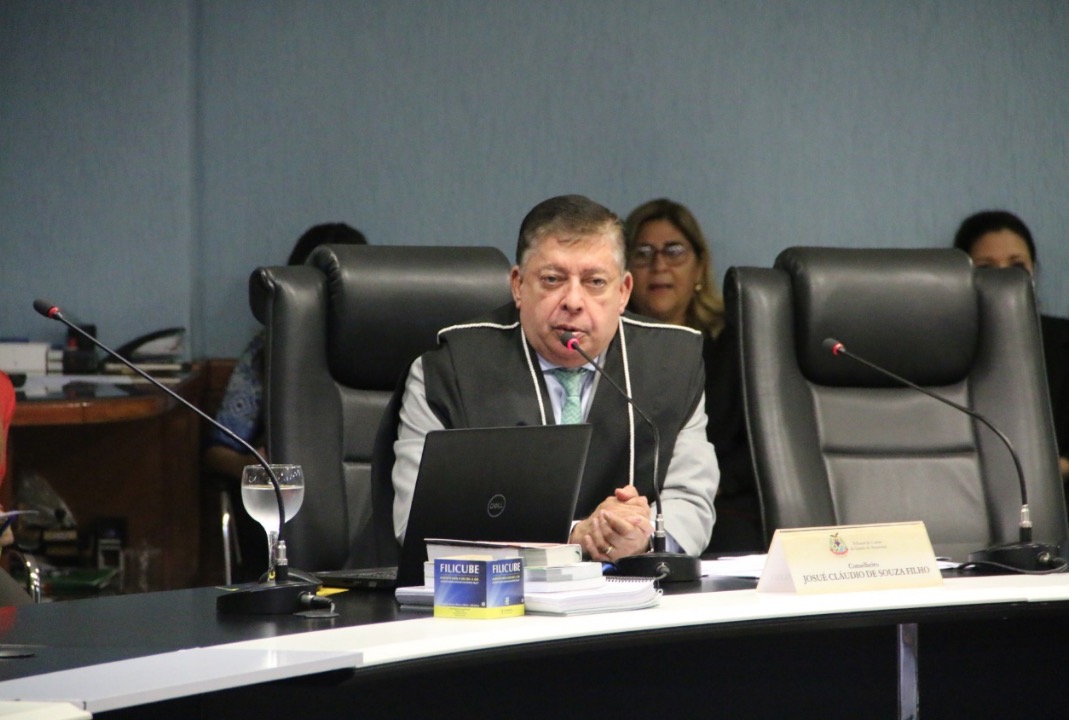 Conselheiro do TCE suspende licitação para reformas de escolas e prédios da Seduc 