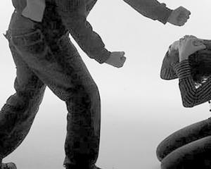 A violência que sai de dentro da sua casa e invade as ruas