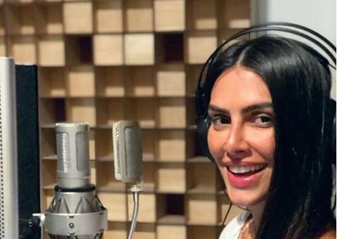 Cleo Pires posta foto nua em banheira para divulgar novo trabalho