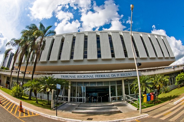 Juíza revoga recolhimento noturno na prisão domiciliar de Melo e ex-secretários