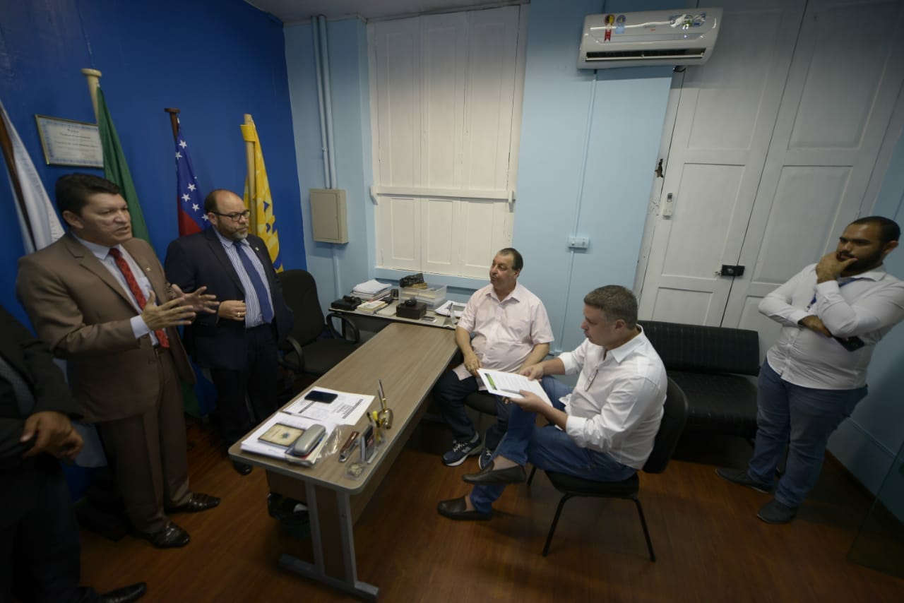 Omar propõe criação de comitê autônomo para fiscalizar secretarias de Estado