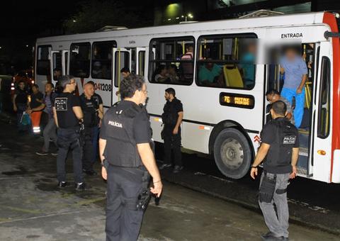 Manaus tem policiamento reforçado após chacina em campo de futebol