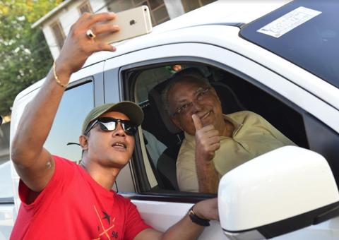 “Meu nome é trabalho. É pau na moleira”, diz Amazonino Mendes